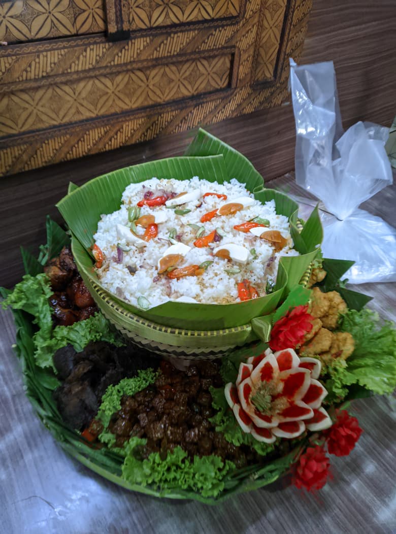 Nampahan Nasi dan Lauk