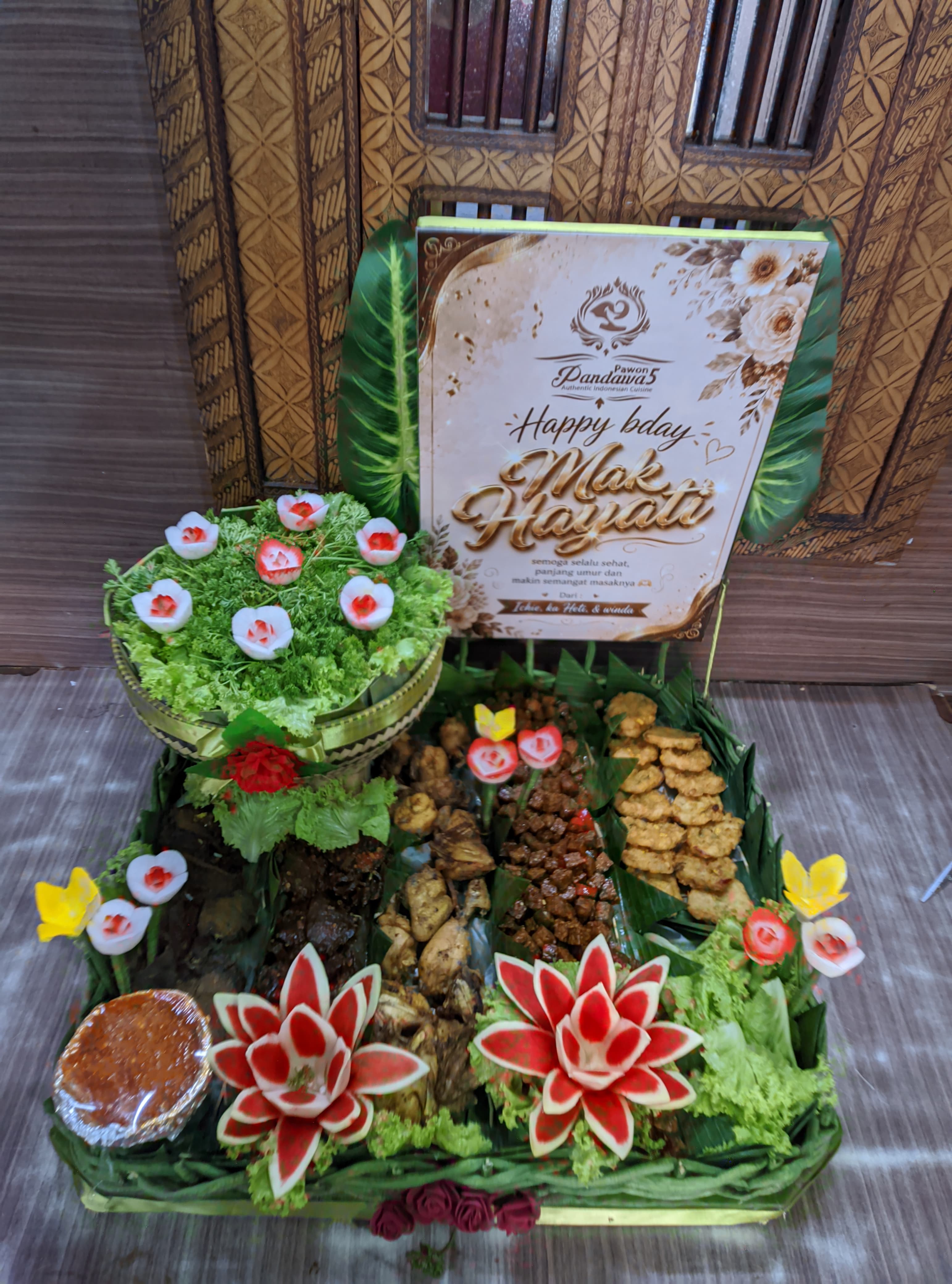 Tumpeng Ulang Tahun Mak Ngatini